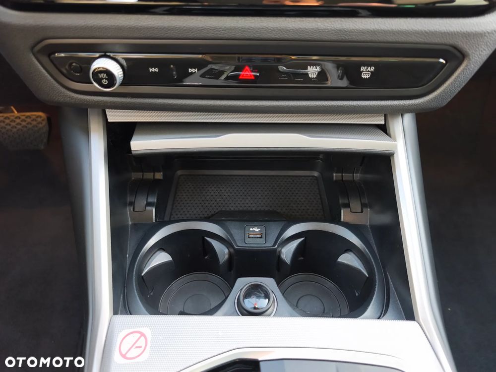 BMW Seria 3 318i Advantage - 34