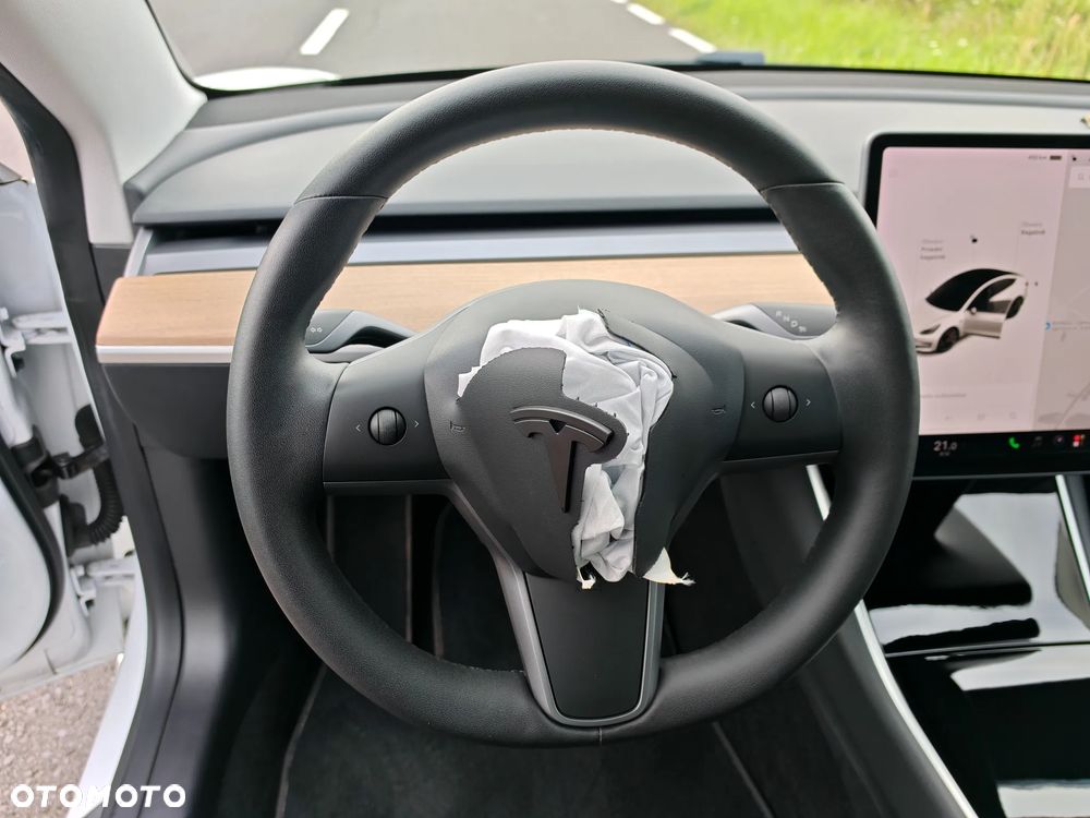 Tesla Model 3 - 18