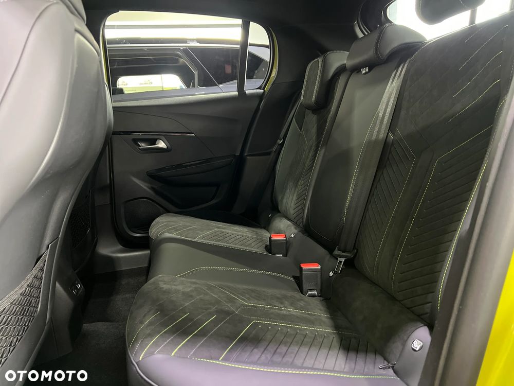 Peugeot 208 1.2 mHEV GT Exclusive - 8