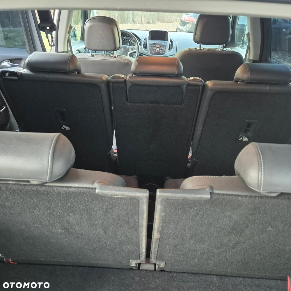 Opel Zafira - 10