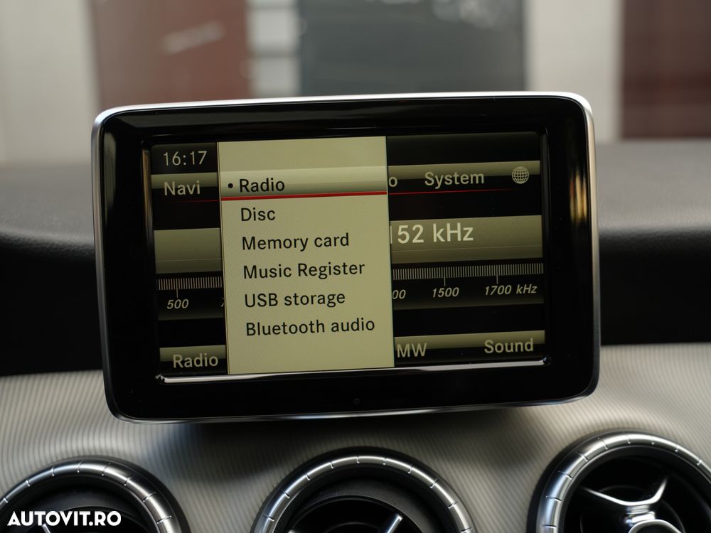Mercedes-Benz CLA 200 - 30