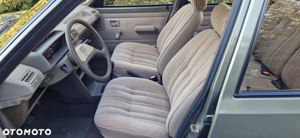 Peugeot 205 - 13