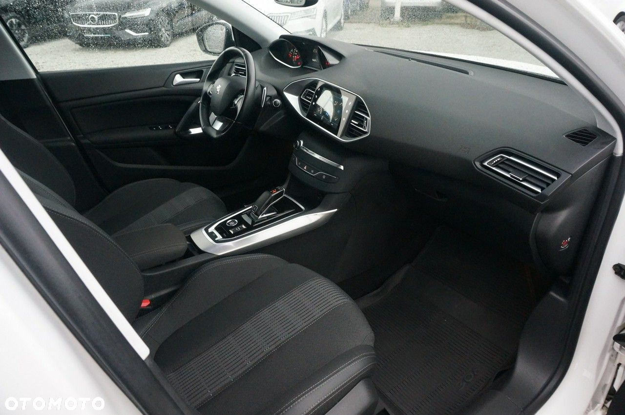 Peugeot 308 1.5 BlueHDi Allure Pack S&S EAT8 - 27