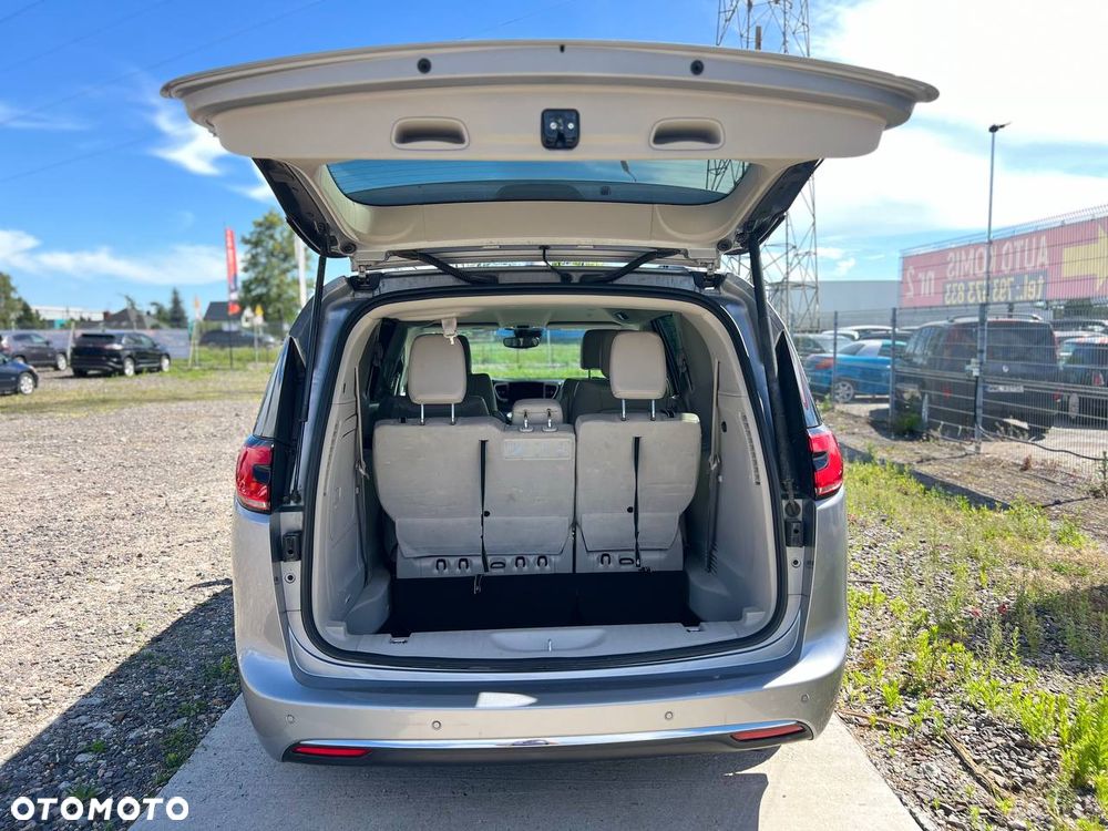 Chrysler Pacifica - 15