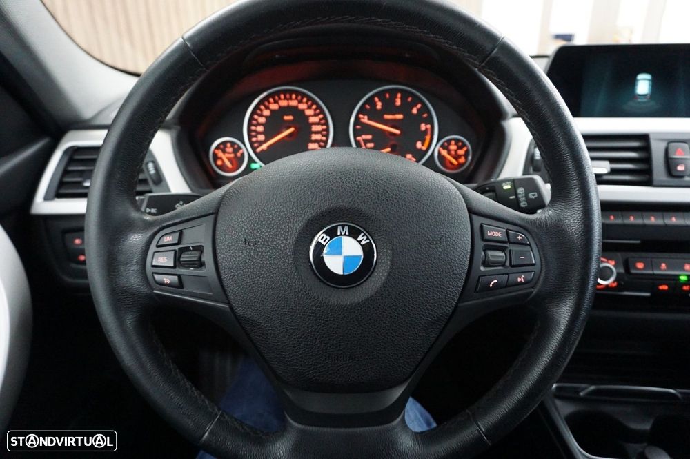BMW 316 d Pack M - 11
