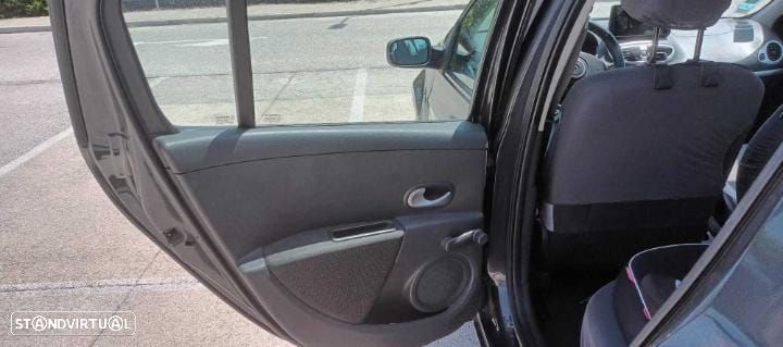 Renault Clio 1.5 dCi Dynamique S - 9