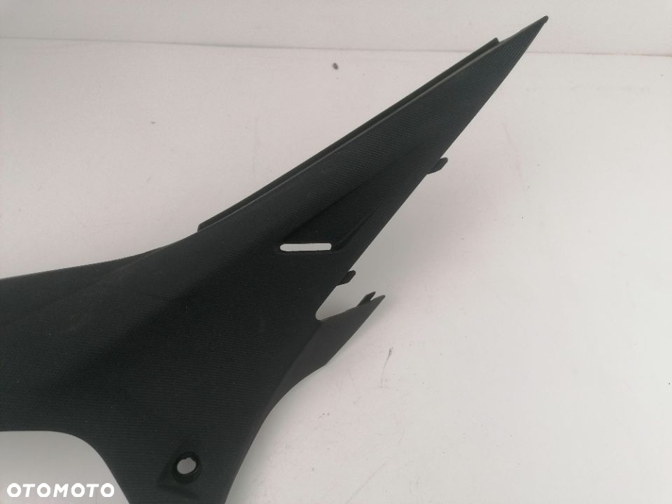 Aprilia RSV4 owiewka wypełnienie siedzenia lewa 09- - 4