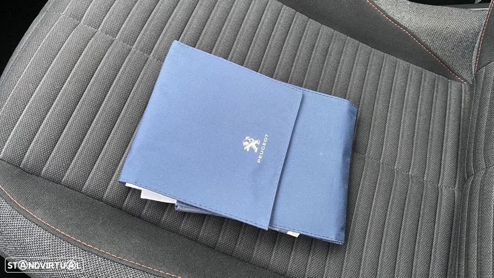 Peugeot 2008 1.5 BlueHDi Active Pack - 48