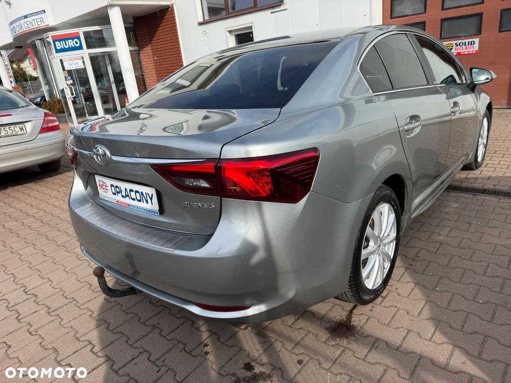 Toyota Avensis - 10