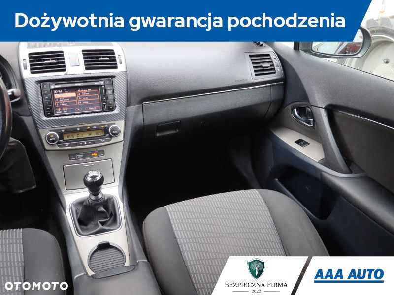 Toyota Avensis - 10