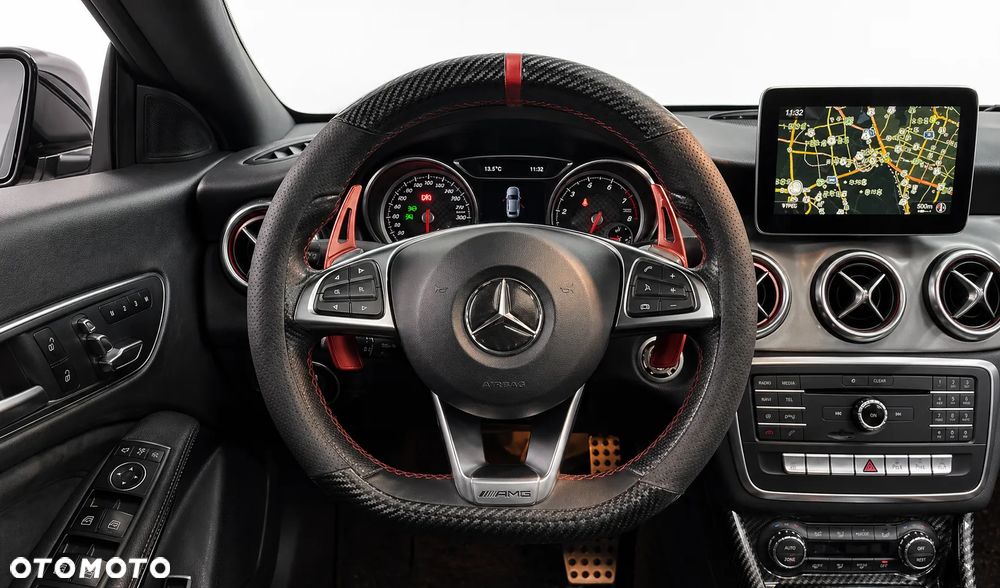 Mercedes-Benz CLA 250 4-Matic AMG Line - 8