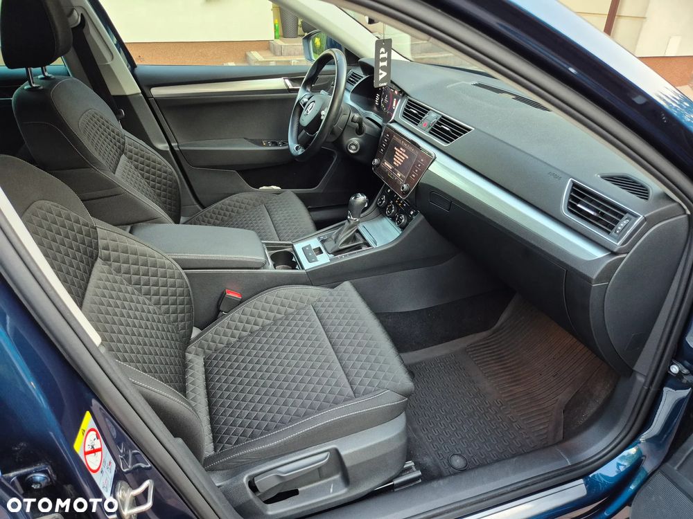 Skoda Superb 2.0 TDI SCR Ambition DSG - 11