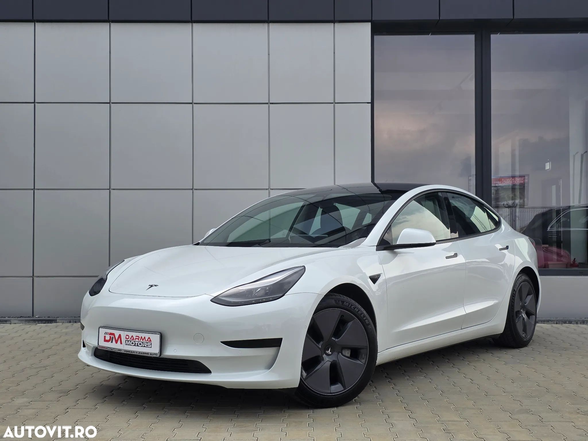 Tesla Model 3 Standard Reichweite Plus Hinterradantrieb - 1