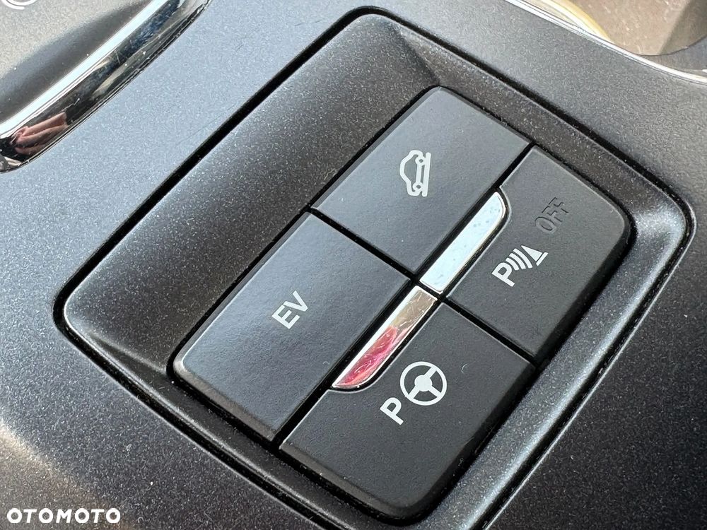 Ford Mondeo 2.0 Hybrid Titanium - 23