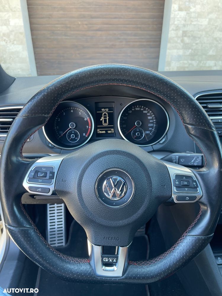 Volkswagen Golf - 27