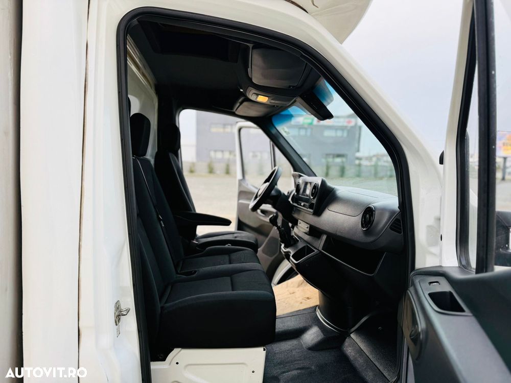 Mercedes-Benz Sprinter - 5