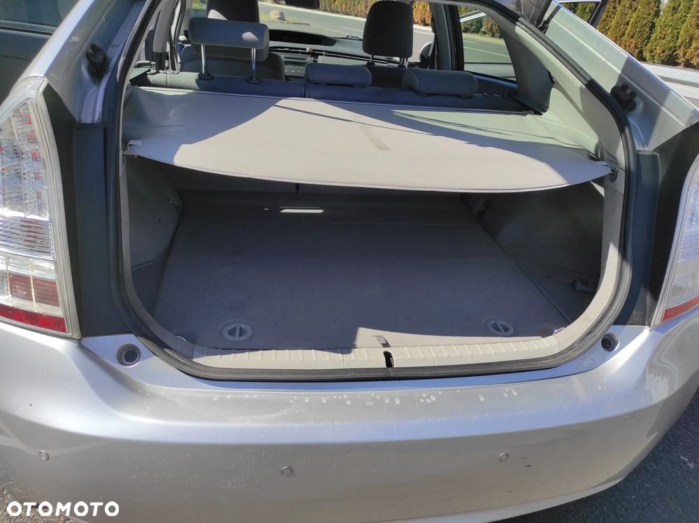 Toyota Prius (Hybrid) - 15