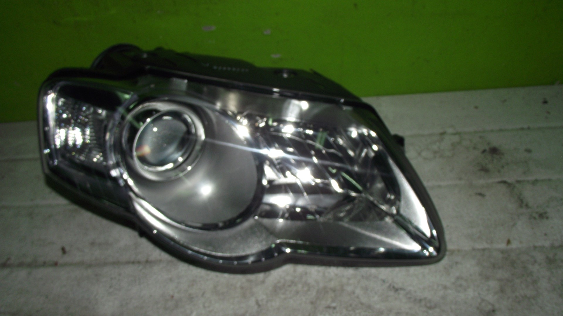 Farol Frente Direito Volkswagen Passat B6 - 2005 / 2010 -  F810 - 2