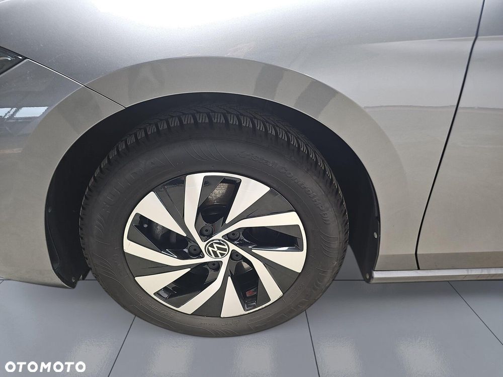 Volkswagen Passat - 35