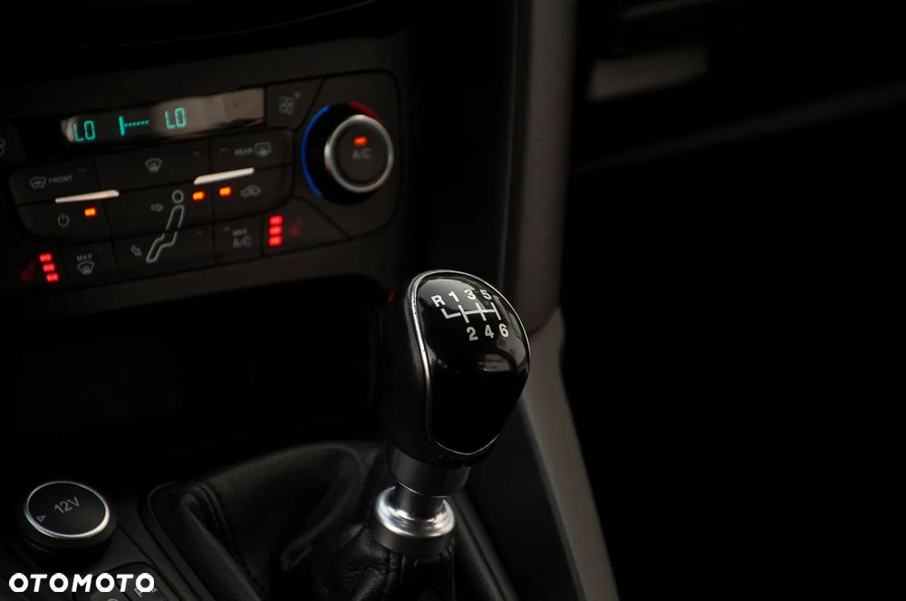 Ford Focus 1.5 EcoBoost Titanium ASS - 22