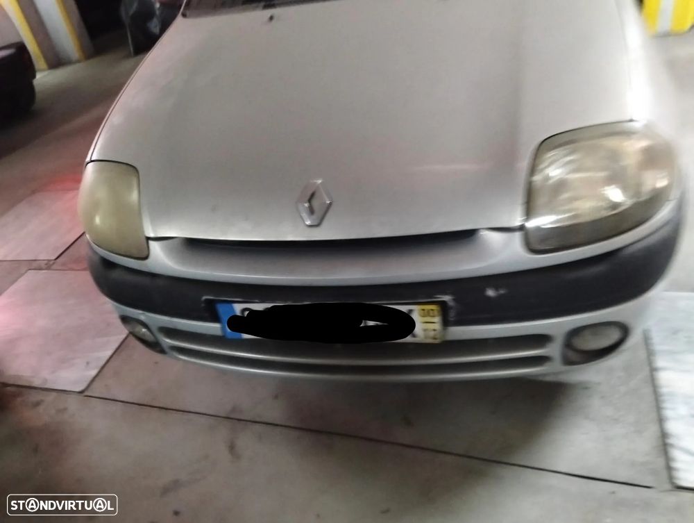 Renault Clio 1.9 D RN - 2