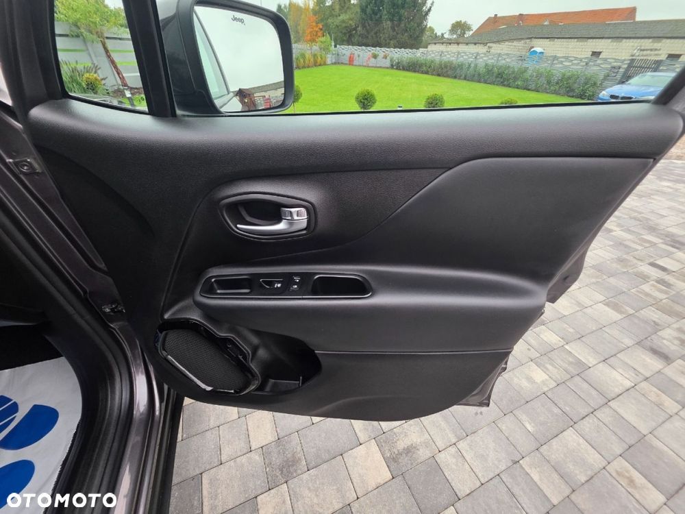 Jeep Renegade - 23