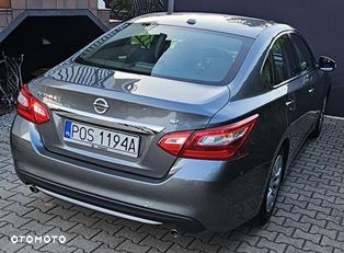 Nissan Altima - 3