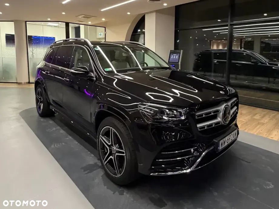 Mercedes-Benz GLS - 1