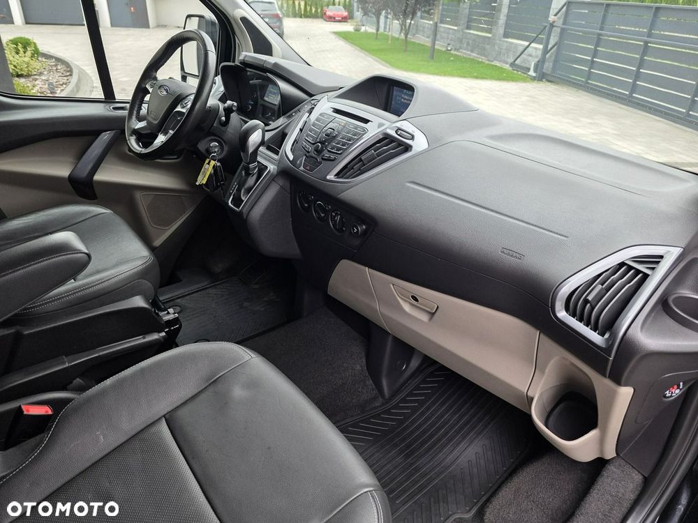 Ford Tourneo Custom - 26