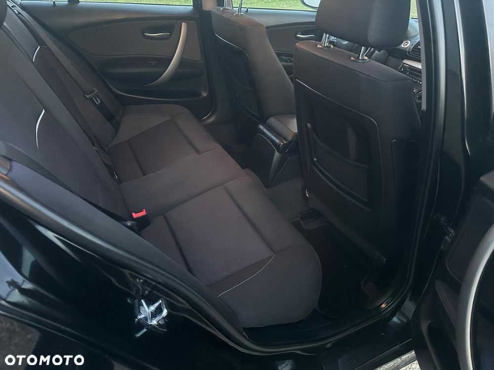 BMW Seria 1 116i - 8
