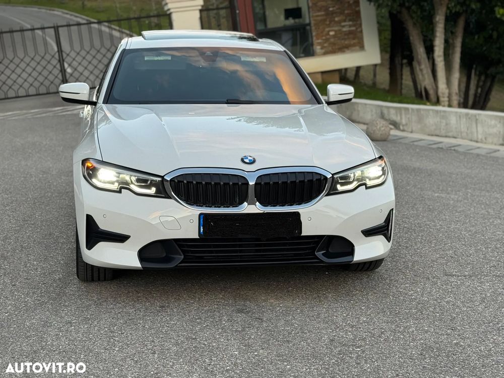 BMW Seria 3 330i xDrive AT - 2