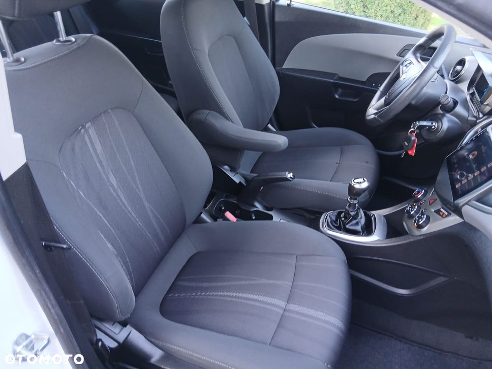 Chevrolet Aveo 1.4 16V LT - 29