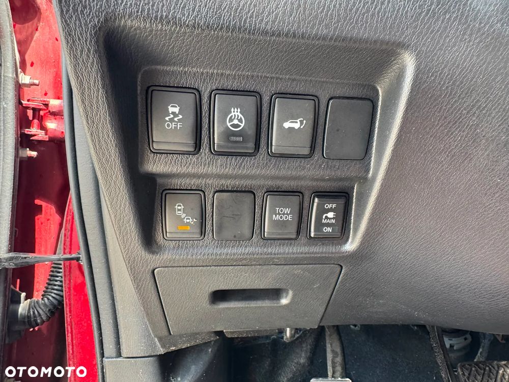 Nissan Pathfinder - 16