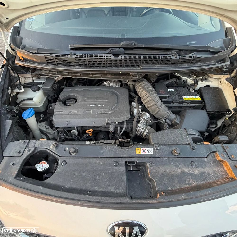 Kia Carens 1.7 CRDi ISG TX - 21
