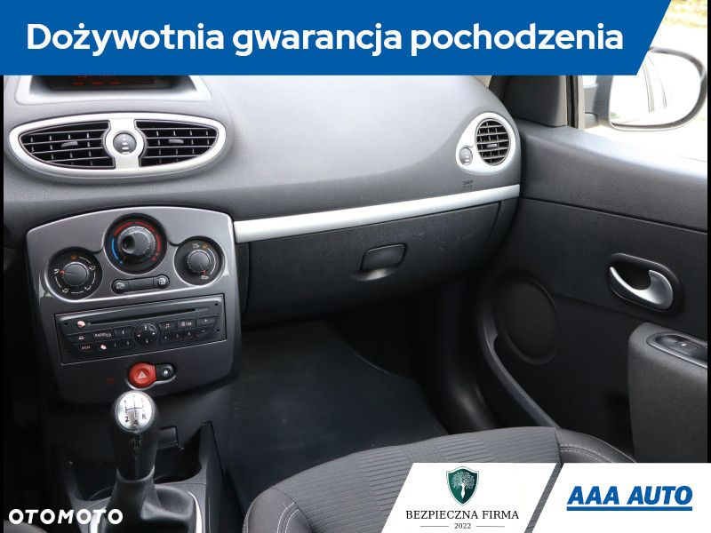 Renault Clio - 9