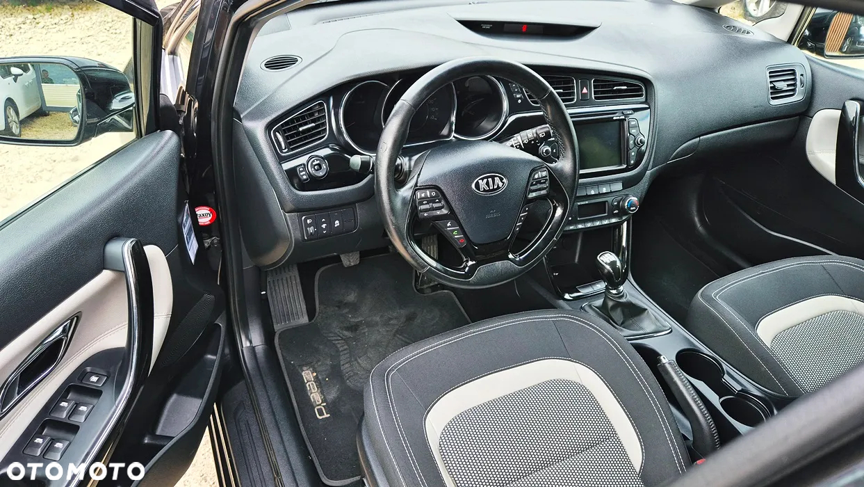 Kia Ceed Cee'd 1.6 GDI XL - 29