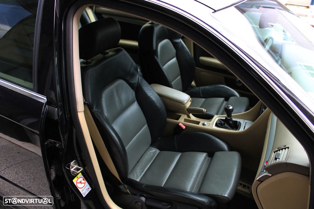 Audi A4 Avant 2.0 TDi S-line - 30