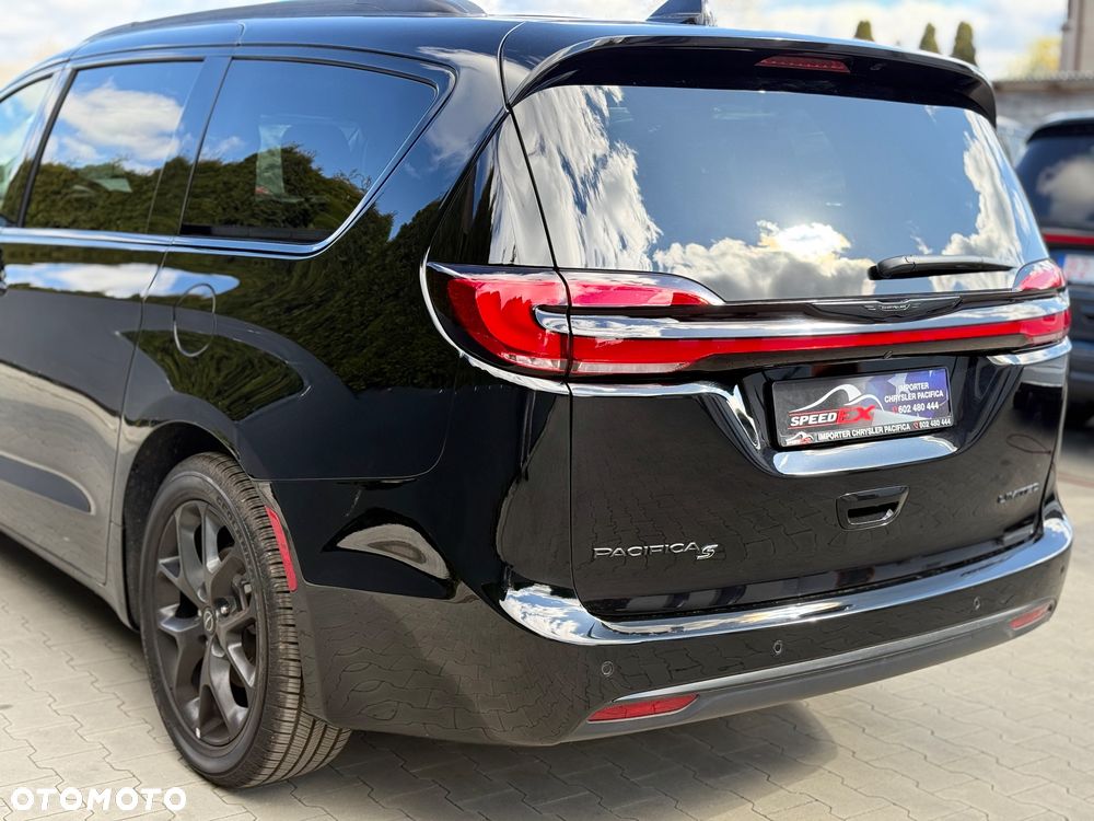 Chrysler Pacifica - 10