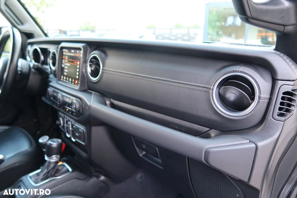 Jeep Gladiator 3.0L V6 Diesel AT8 4x4 264 CP Launch Edition - 14