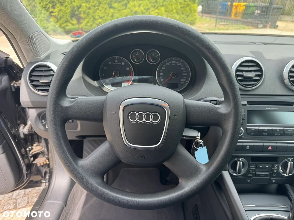 Audi A3 3-drzwiowe 1.6 Attraction - 12