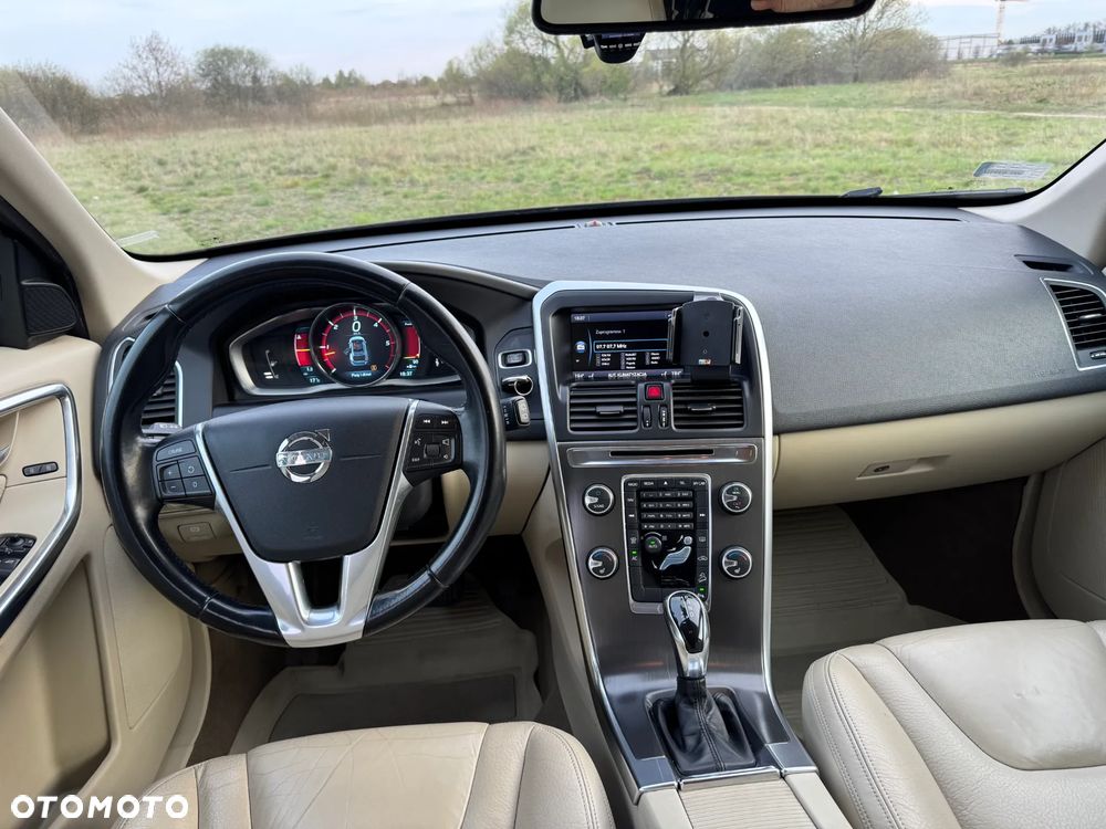 Volvo XC 60 2.4D AWD Summum - 10
