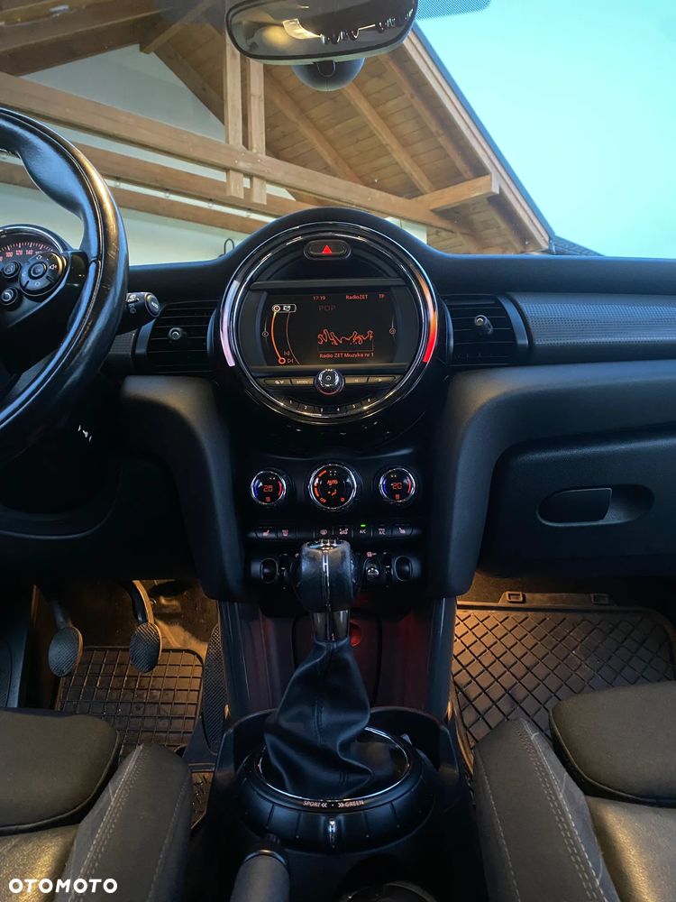 MINI Cooper Essential Trim - 19