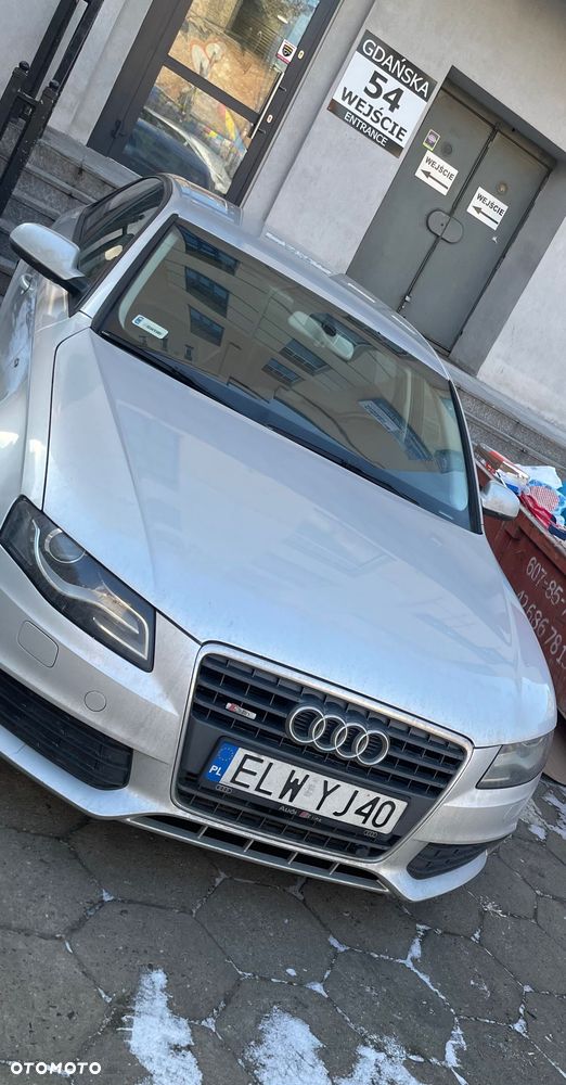 Audi A4 Limousine - 1
