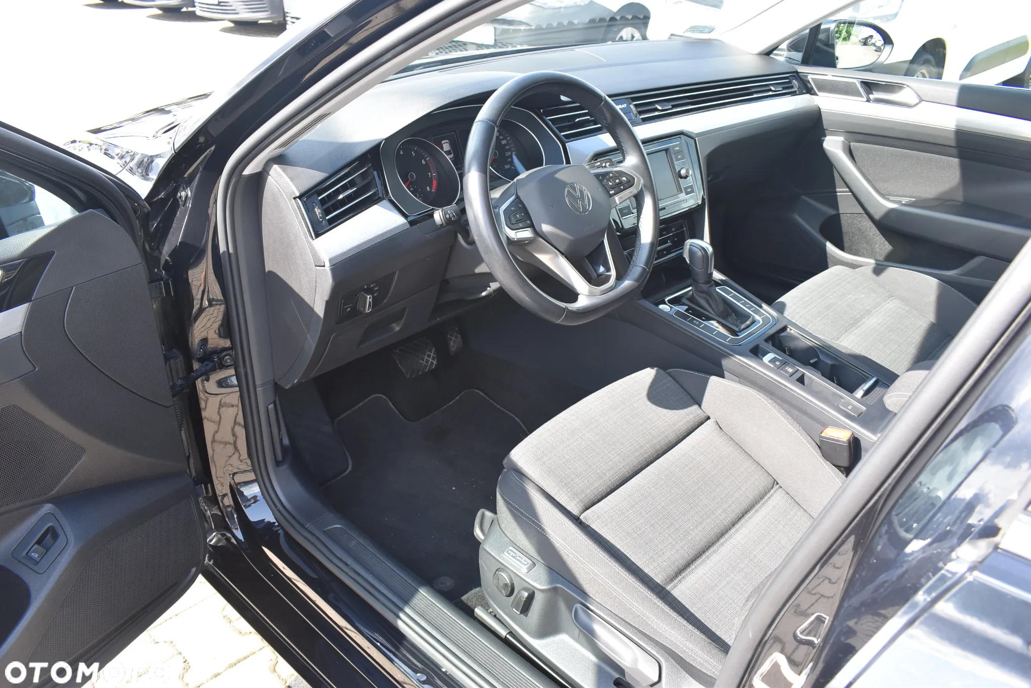 Volkswagen Passat 1.5 TSI EVO Business DSG - 9