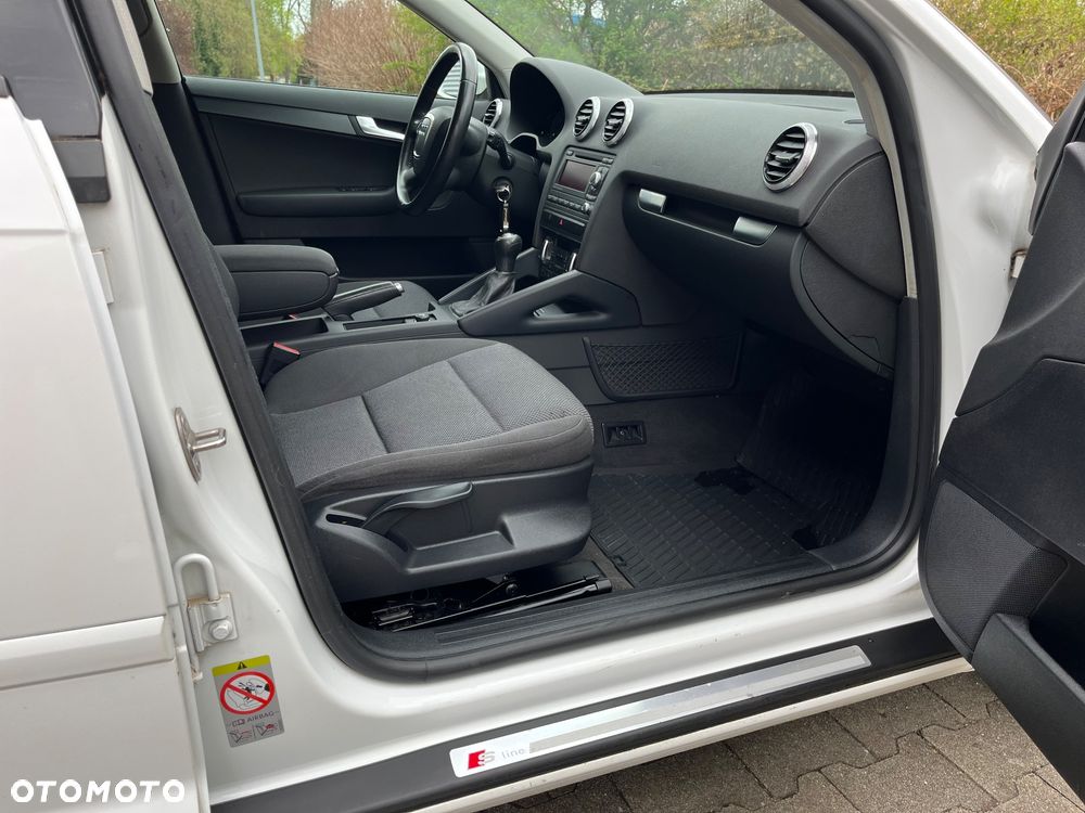 Audi A3 Sportback 1.8 TFSI S line Sportpaket - 16