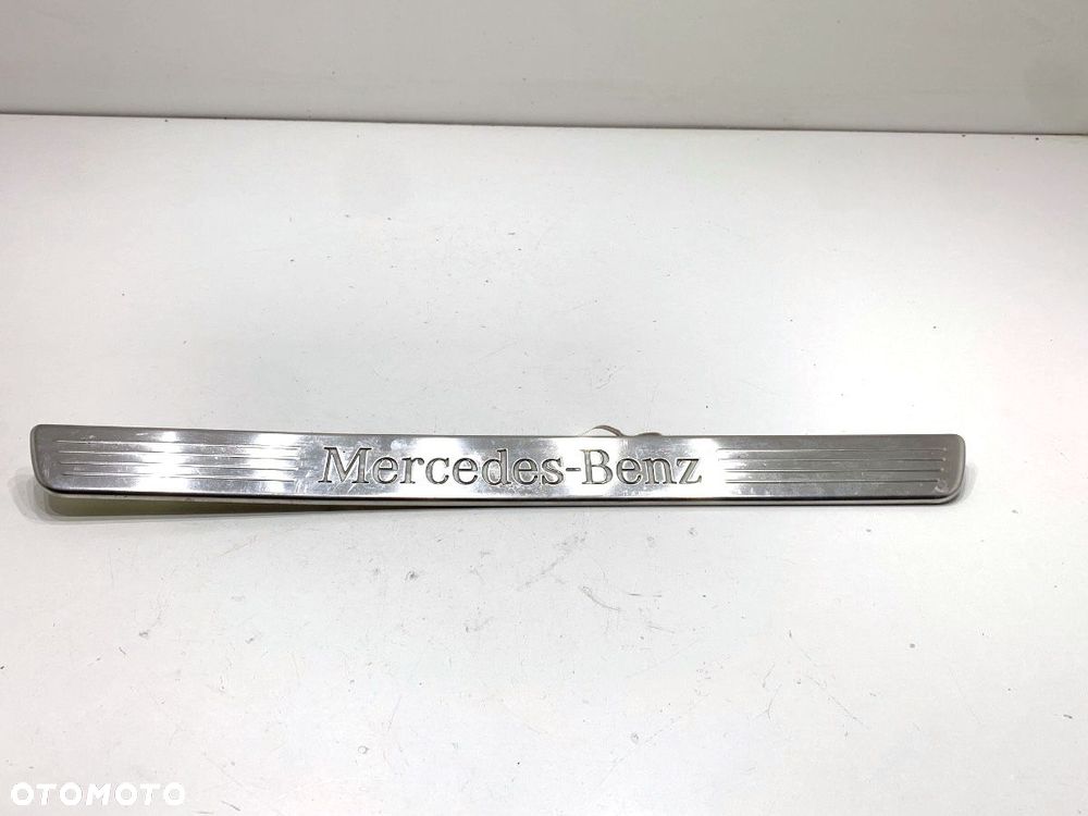 LISTWA NAKŁADKA PROGU PRZÓD PRAWA  MERCEDES-BENZ CLA coupe (C117) 2013 - 2019 CLA 250 4-matic - 1