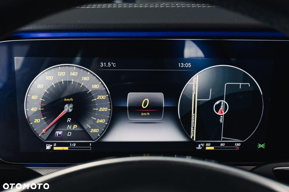Mercedes-Benz Klasa E 220 d 4-Matic 9G-TRONIC - 33
