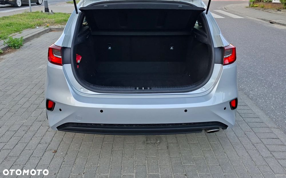 Kia Ceed - 11