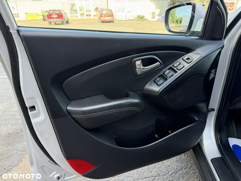 Hyundai ix35 1.7 CRDi 2WD blue Trend - 12