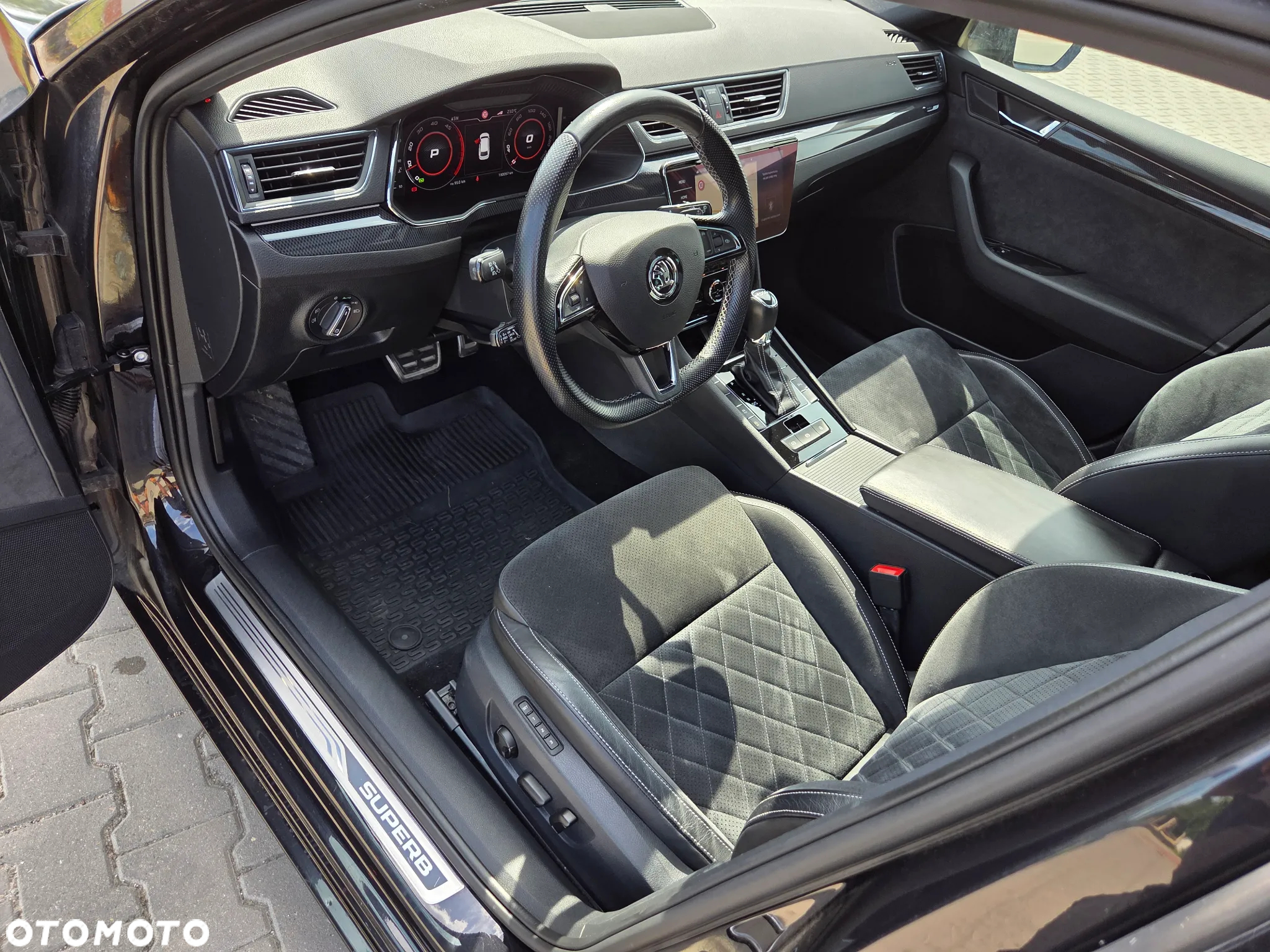 Skoda Superb Combi 2.0 TDI DSG Sportline - 9